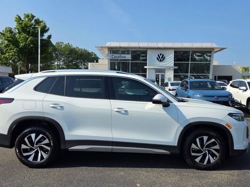 Certified 2025 Volkswagen Tiguan S FWD image 6