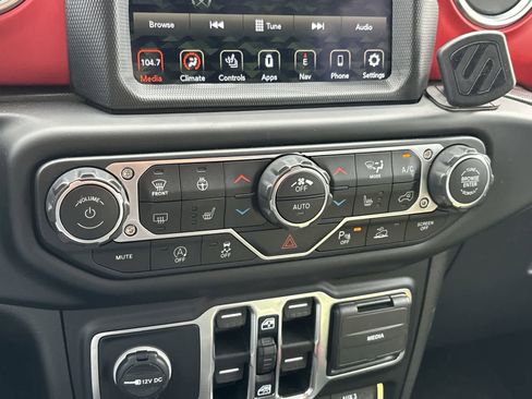 Used 2021 Jeep Wrangler Unlimited Rubicon image 23