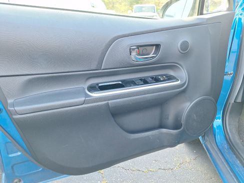 Used 2015 Toyota Prius C Two FWD image 9