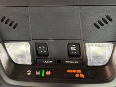 Used 2022 Chevrolet Equinox RS w/ RS Leather Package FWD image 26