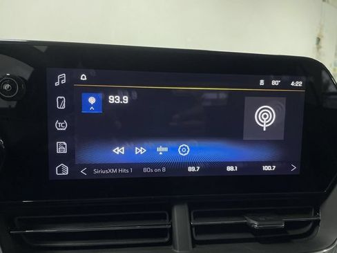 Used 2025 Chevrolet Trax LT FWD image 16