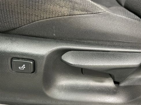 Used 2018 Toyota C-HR XLE image 12