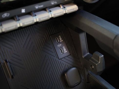 New 2025 Toyota Tacoma TRD Off-Road image 15