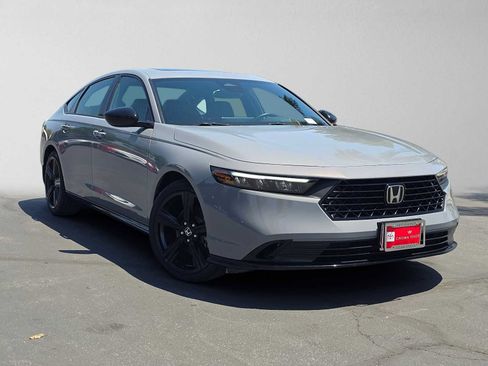 Used 2025 Honda Accord Sport image 1
