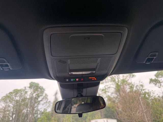 Used 2026 Chevrolet Traverse LT FWD image 13