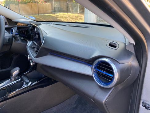 Used 2025 Chevrolet Trax LT w/ Driver Confidence Package image 49