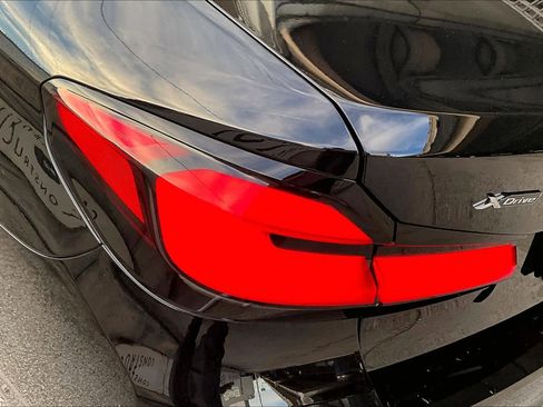 Certified 2023 BMW 530i xDrive w/ Premium Package image 28