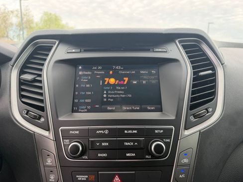Used 2018 Hyundai Santa Fe Sport 2.0T FWD image 30