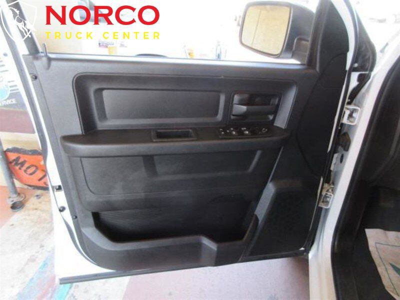 Used 2015 RAM 1500 Express RWD image 11