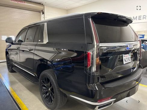 Used 2022 Cadillac Escalade ESV Luxury AWD/4WD image 4