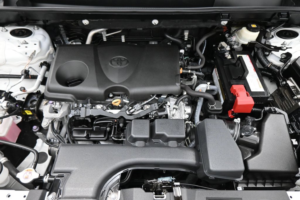 Used 2022 Toyota RAV4 XLE w/ Convenience Package FWD image 19