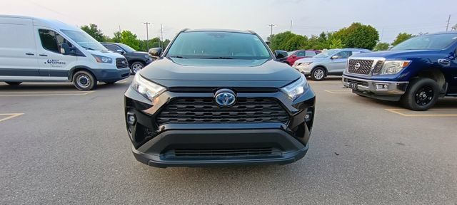 Used 2022 Toyota RAV4 XLE Premium AWD/4WD image 10