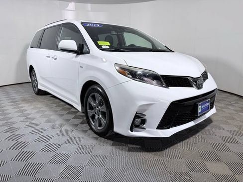 Used 2019 Toyota Sienna SE w/ SE Preferred Package AWD/4WD image 9