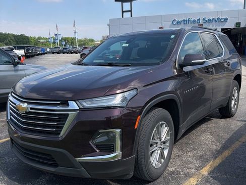 Used 2023 Chevrolet Traverse LT FWD image 1