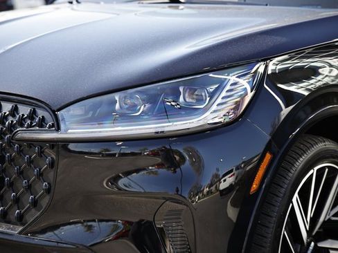 Used 2025 Lincoln Aviator Black Label w/ Jet Appearance Package image 13