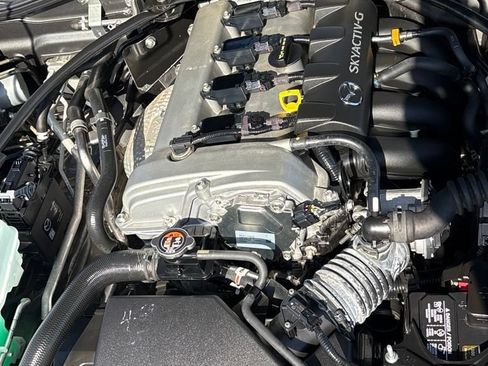 Used 2021 MAZDA MX-5 Miata RF Grand Touring RWD image 10