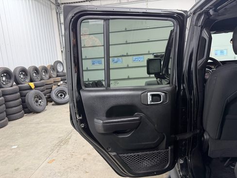 Used 2021 Jeep Wrangler Unlimited Willys image 37
