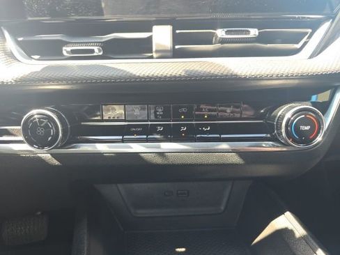 Used 2025 Chevrolet Equinox LT w/ Safety and Technology Package image 20