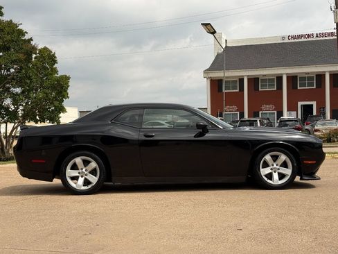 Used 2021 Dodge Challenger GT RWD image 4