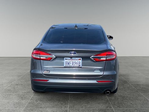 Used 2020 Ford Fusion SE FWD image 4
