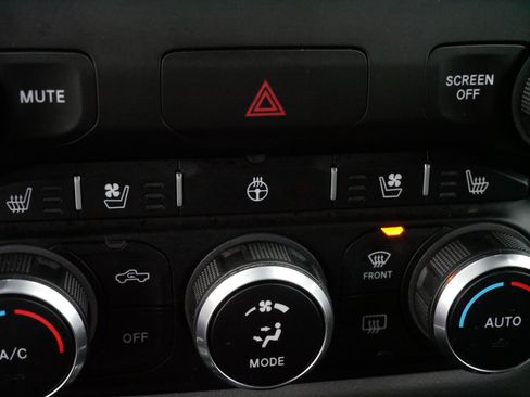 Used 2021 RAM 1500 Laramie w/ Sport Appearance Package image 29