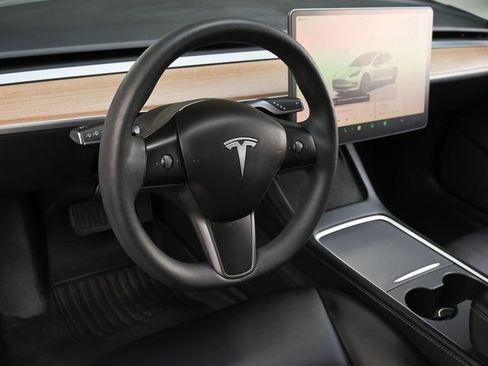 Used 2023 Tesla Model 3 Standard Range RWD image 11
