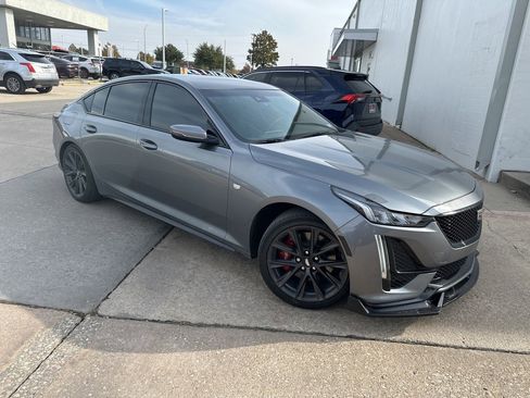 Used 2021 Cadillac CT5 Sport image 3