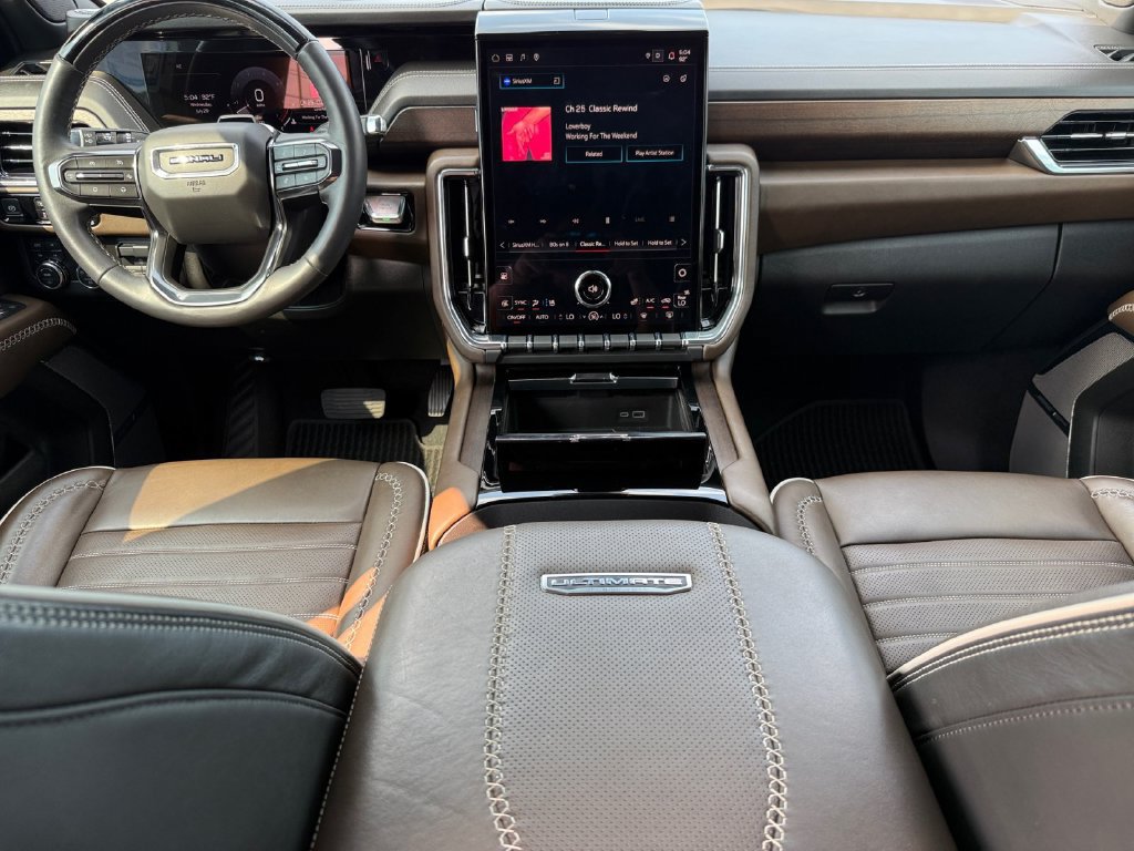 Used 2025 GMC Yukon XL Denali Ultimate AWD/4WD image 13