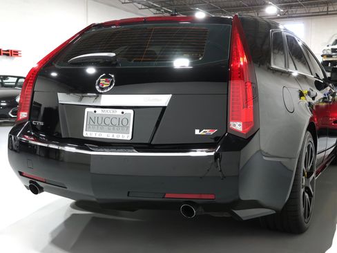 Used 2011 Cadillac CTS V image 39