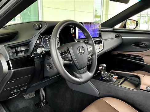 Used 2024 Lexus ES 350 w/ Premium Package image 16