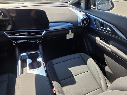 New 2026 Chevrolet Equinox EV LT w/ LPO, Blackout Package image 17