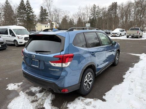 Used 2019 Subaru Forester Premium image 6