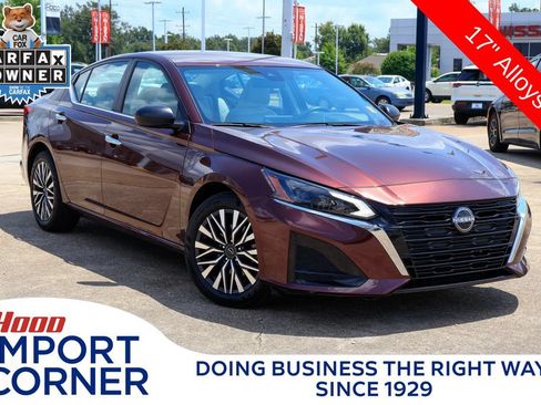 Used 2025 Nissan Altima 2.5 SV FWD image 1