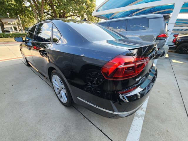 Used 2019 Volkswagen Passat 2.0T Wolfsburg w/ Wheels & Sunroof Package FWD image 4