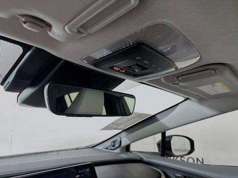 Certified 2024 Toyota Prius Limited image 18