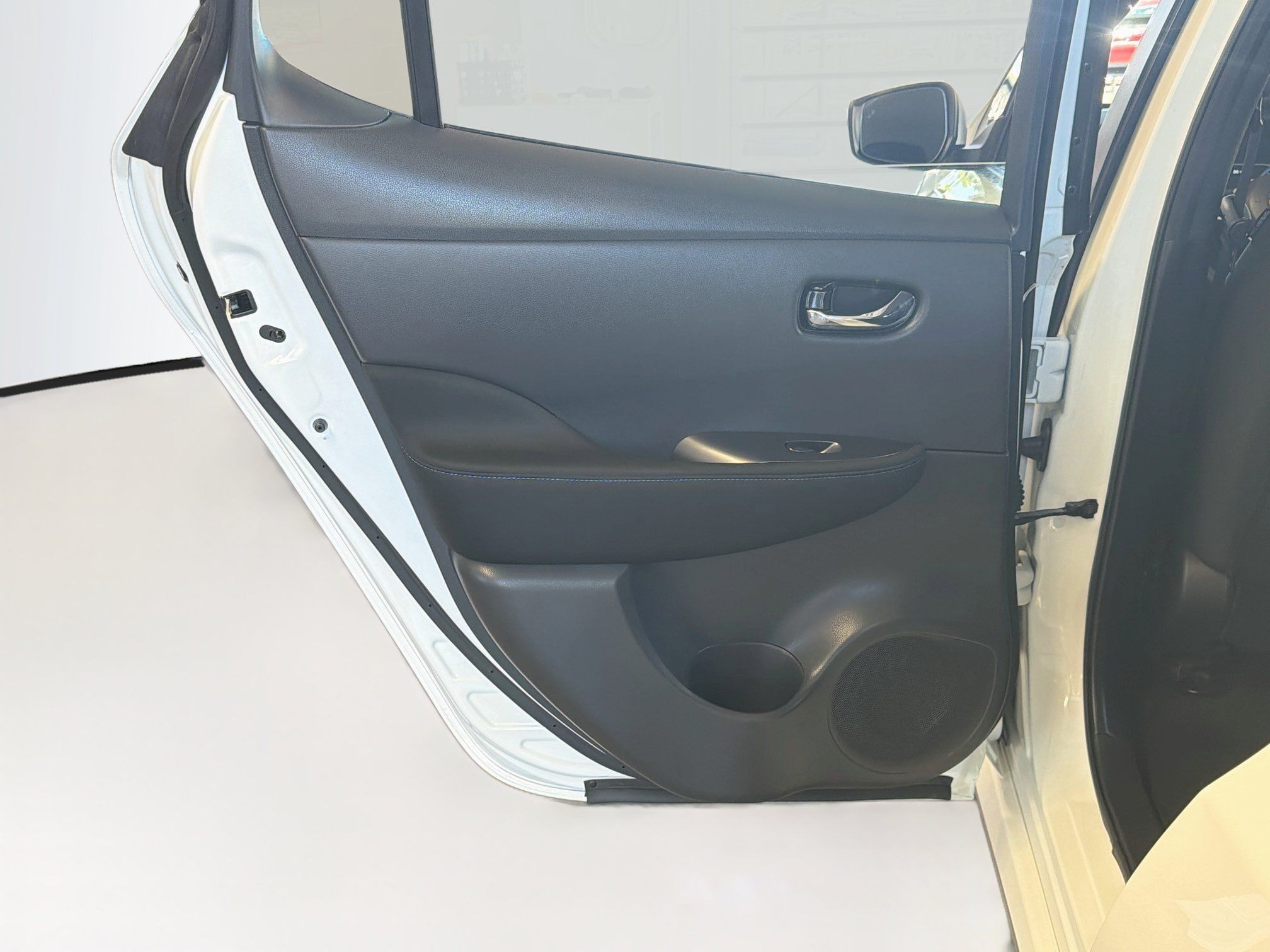 Used 2025 Nissan Leaf S FWD image 25