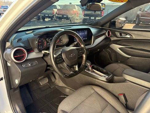 Used 2024 Chevrolet Trax RS w/ Driver Confidence Package image 3