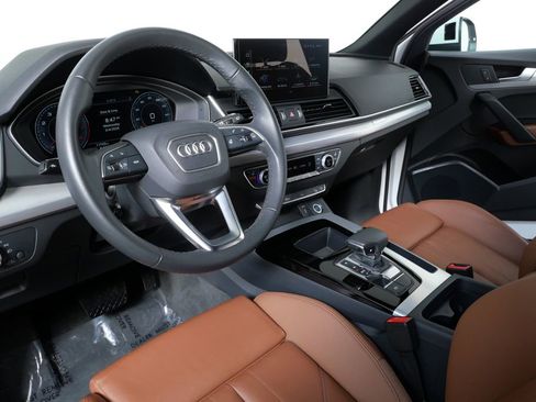Used 2025 Audi Q5 2.0T Premium w/ Convenience Plus Package image 6