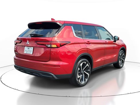 Used 2022 Mitsubishi Outlander ES AWD/4WD image 4