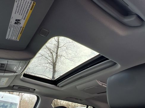 Used 2019 Chevrolet Suburban Premier image 22