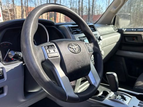 Used 2013 Toyota 4Runner SR5 w/ Convenience Pkg RWD image 24