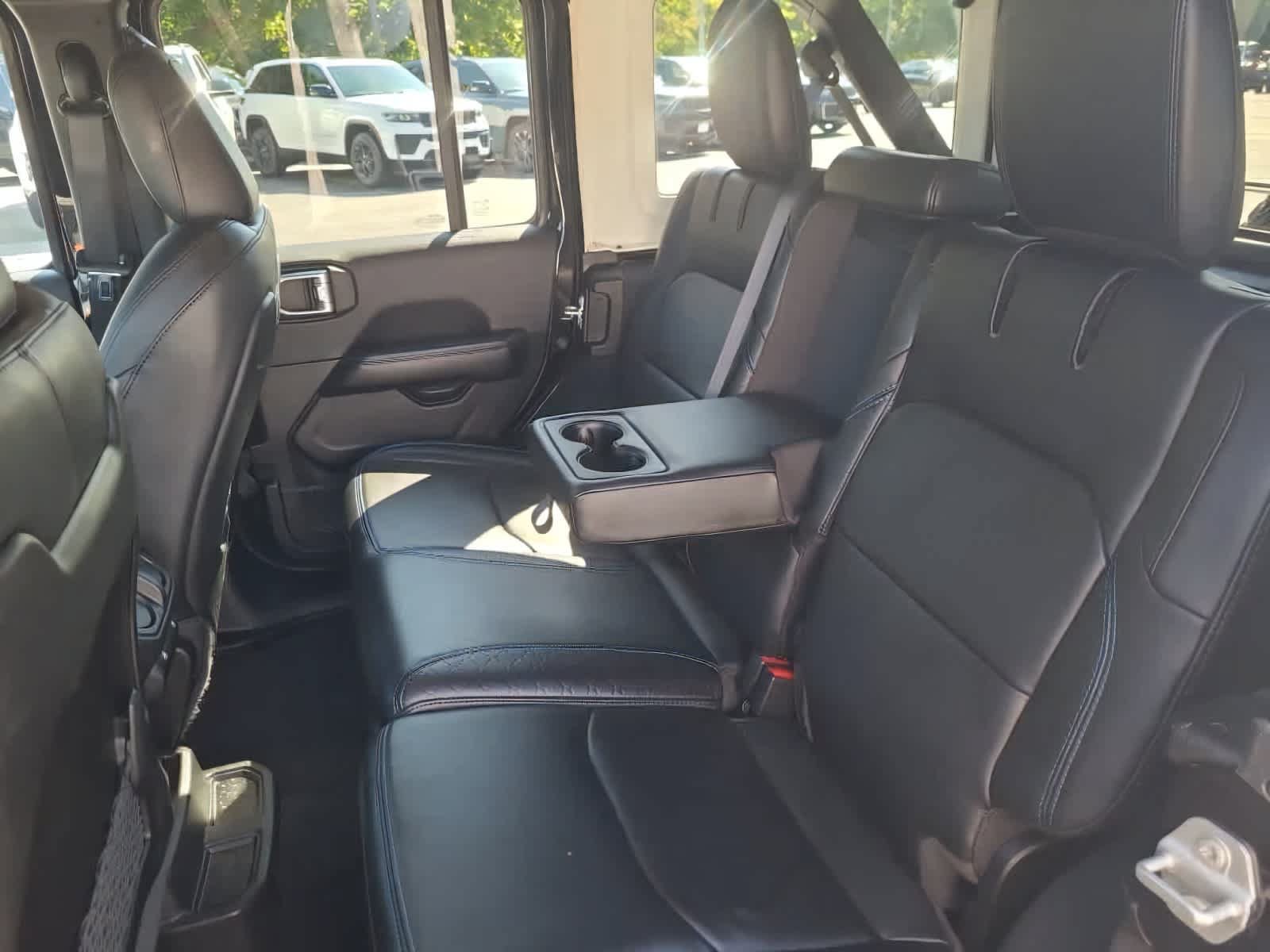 Used 2024 Jeep Wrangler High Altitude AWD/4WD image 25