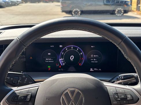Used 2026 Volkswagen Tiguan SE AWD/4WD image 41