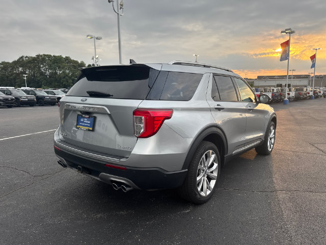 Certified 2023 Ford Explorer Platinum w/ Technology Package AWD/4WD image 7