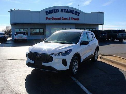 Used 2023 Ford Escape Active image 2