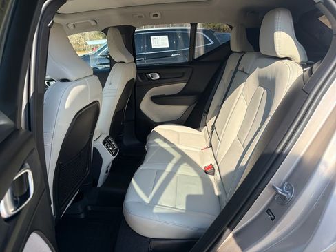 Certified 2024 Volvo XC40 B5 Plus w/ Protection Package Premier image 29