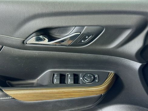 Used 2019 GMC Acadia SLE FWD image 24