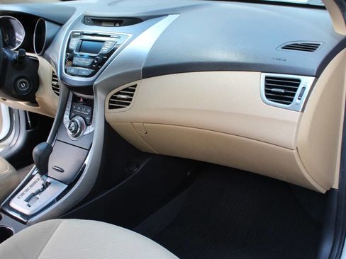 Used 2013 Hyundai Elantra GLS w/ Preferred Pkg image 15