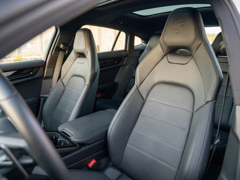 Certified 2025 Porsche Panamera 4 image 5