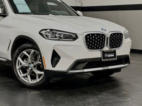 Used 2023 BMW X4 xDrive30i w/ Parking Assistance Package AWD/4WD image 3